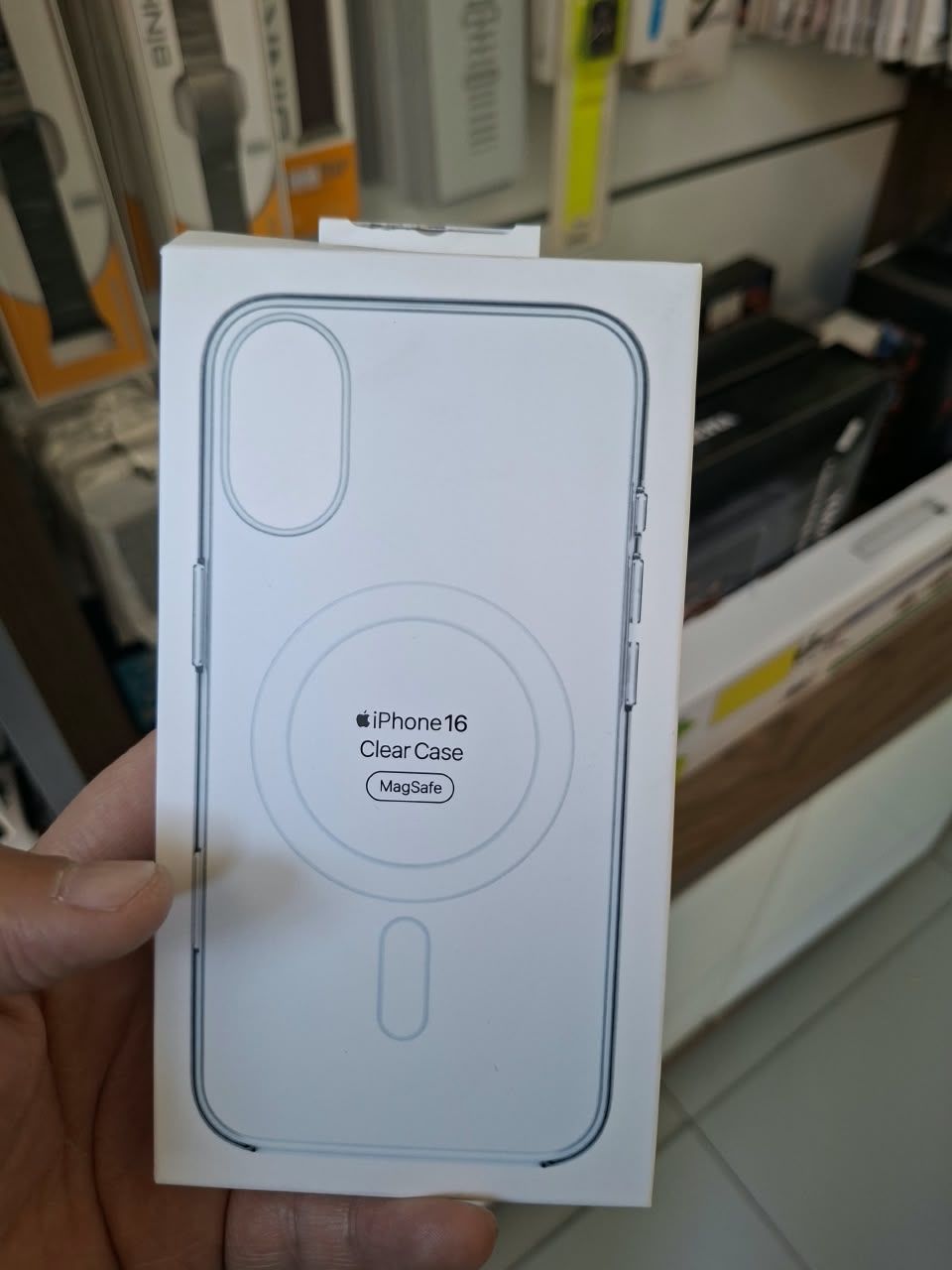Clear Magnetic Case for iPhone 16 - Clear